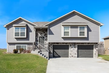 19106 Switchgrass Dr Smithville, MO 64089